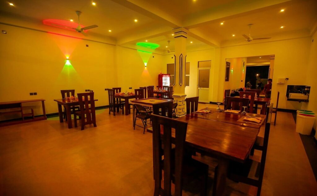Киринда: Yala Hotel River Front
