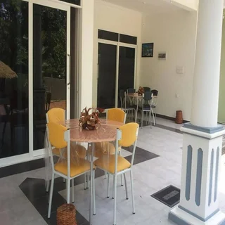 Киринда: Yala Hotel River Front