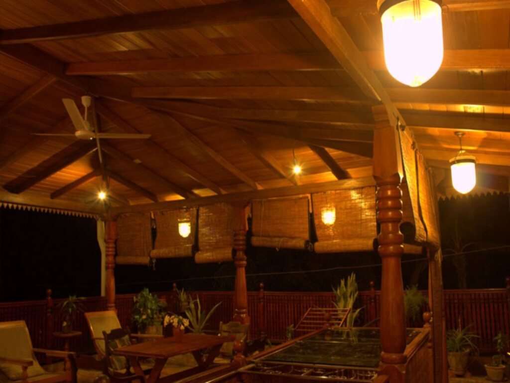 Унаватуна: Pipels House