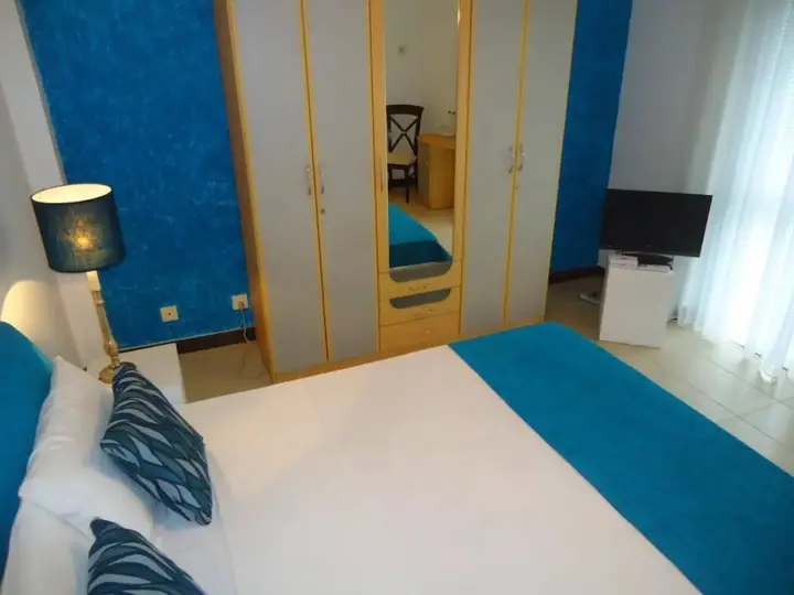 Коломбо: CJ Villas