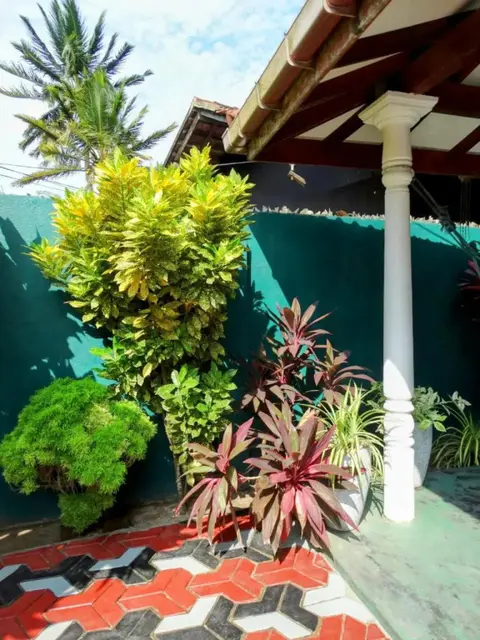Мирисса: Mirissa Beach House