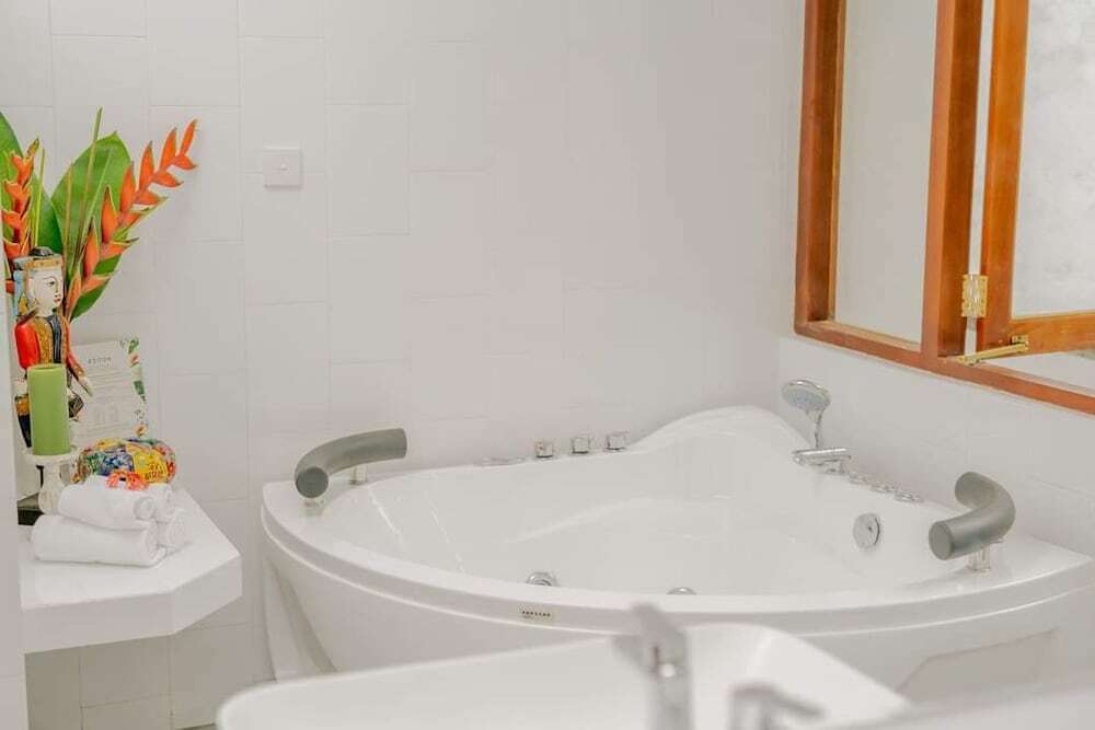 Хиккадува: Villa Birdlake