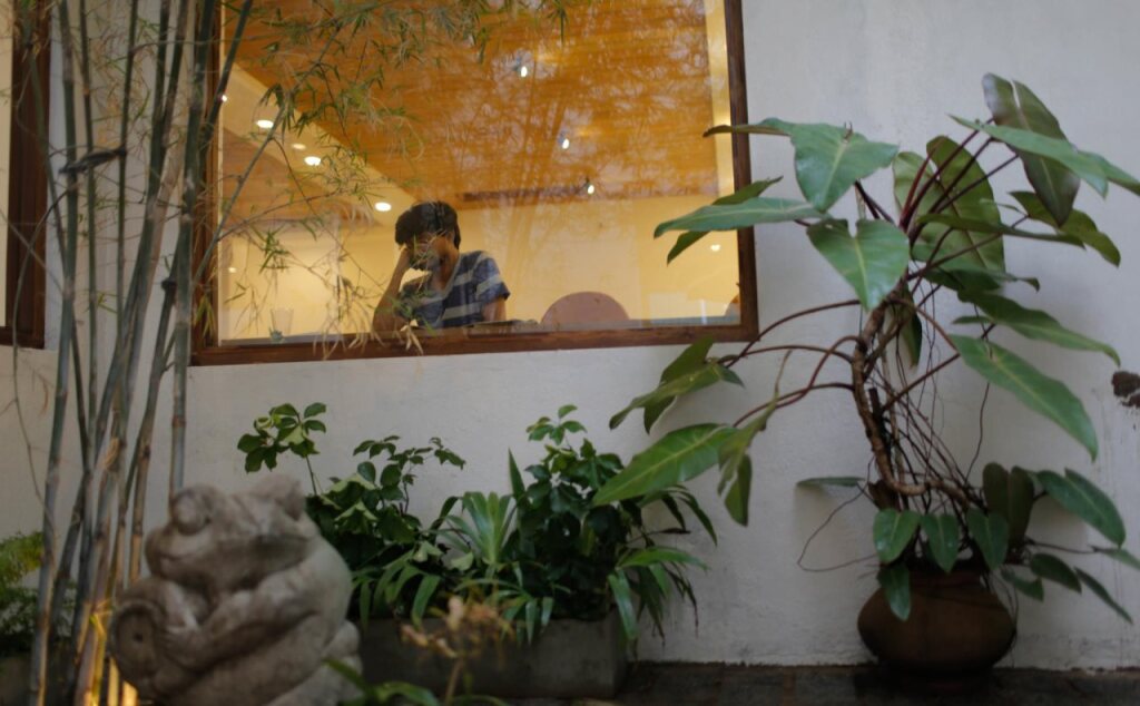 Коломбо: Moss Colombo