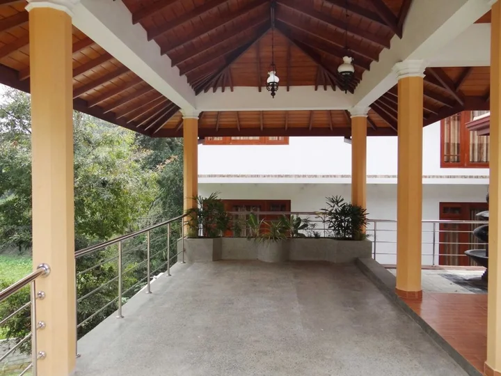 Канди: Dilray Villa