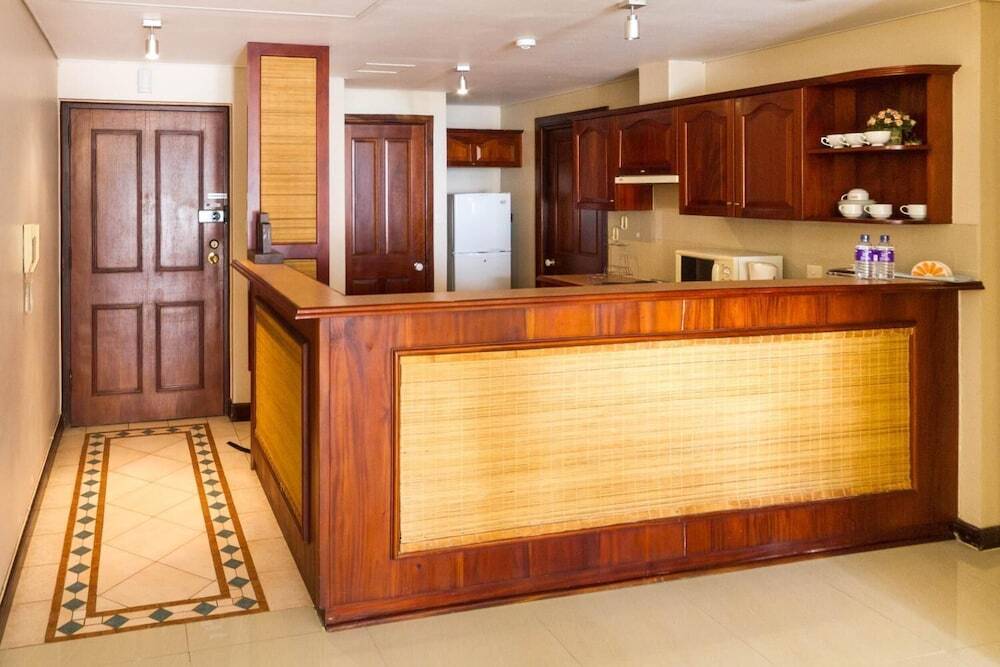 Коломбо: Crescatcity Apartments