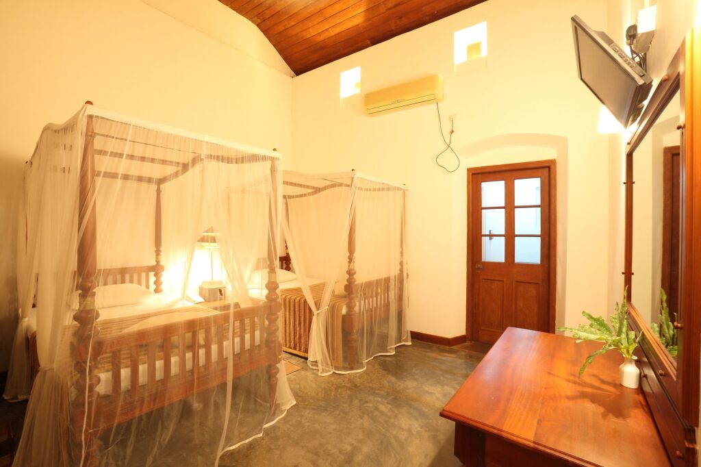Анурадхапура: The Sanctuary at Tissawewa