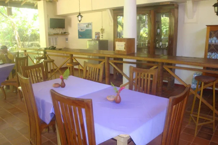 Мирисса: Mirissa Seaside Cabanas