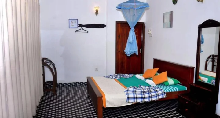 Хиккадува: Waves Inn