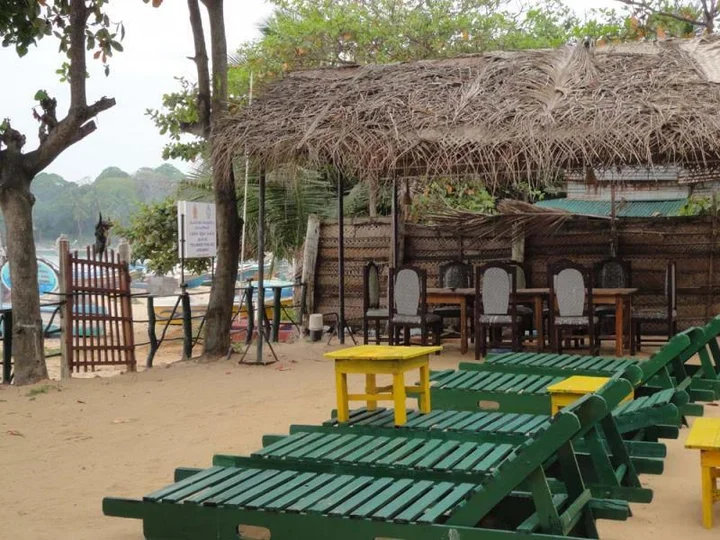 Аругам-Бэй: Deans Beach Hotel