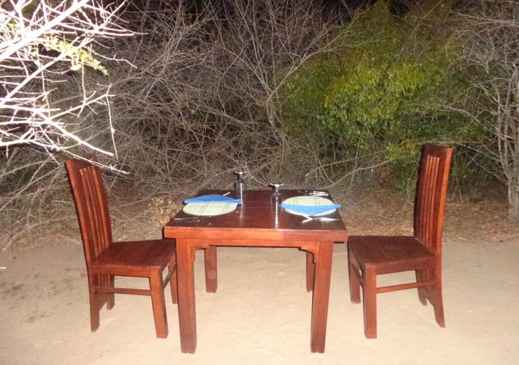Киринда: Yala Bear Safari Camp Tents