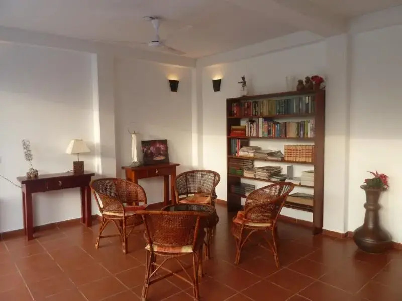 Индурува: Malwatta Hotel Bentota