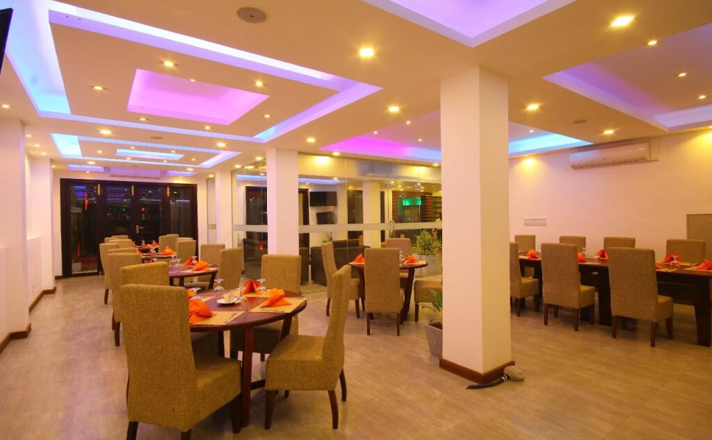 Унаватуна: Saffron Hotel