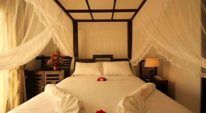 Унаватуна: Saffron Hotel