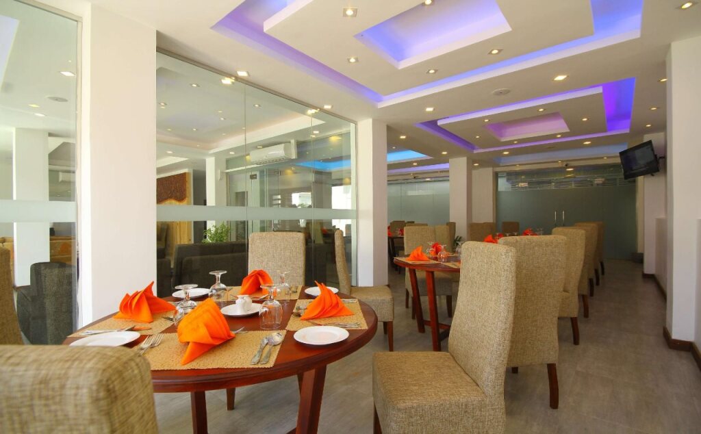 Унаватуна: Saffron Hotel