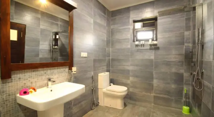 Унаватуна: Saffron Hotel