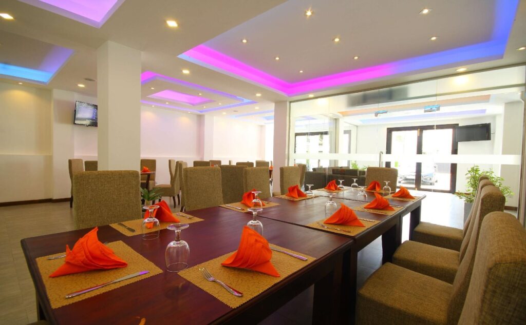 Унаватуна: Saffron Hotel