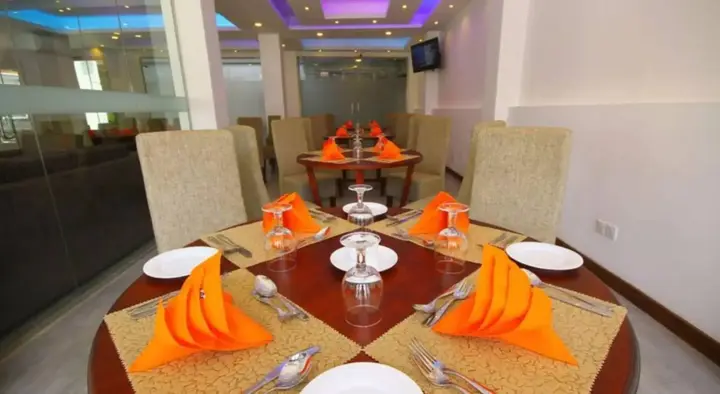 Унаватуна: Saffron Hotel