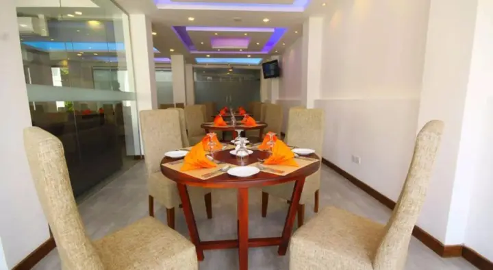 Унаватуна: Saffron Hotel