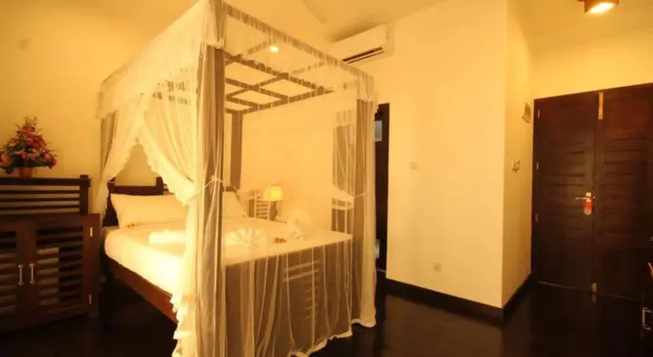 Унаватуна: Saffron Hotel