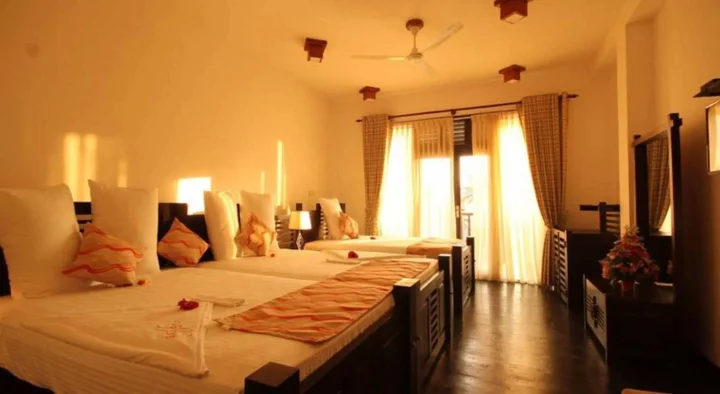 Унаватуна: Saffron Hotel