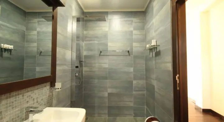 Унаватуна: Saffron Hotel