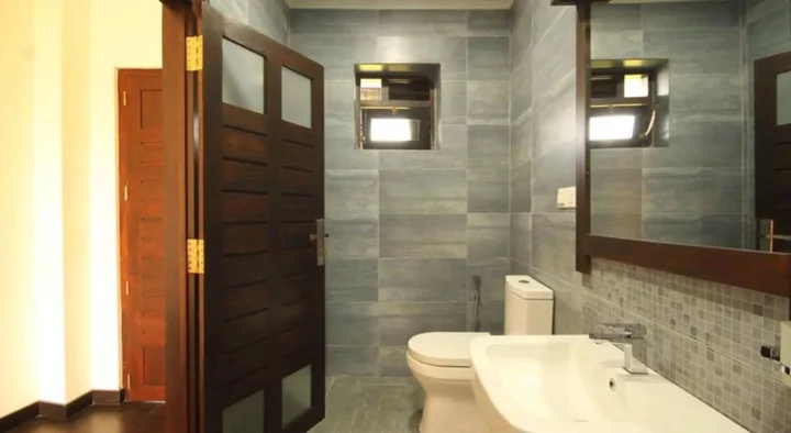 Унаватуна: Saffron Hotel