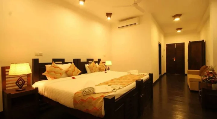 Унаватуна: Saffron Hotel
