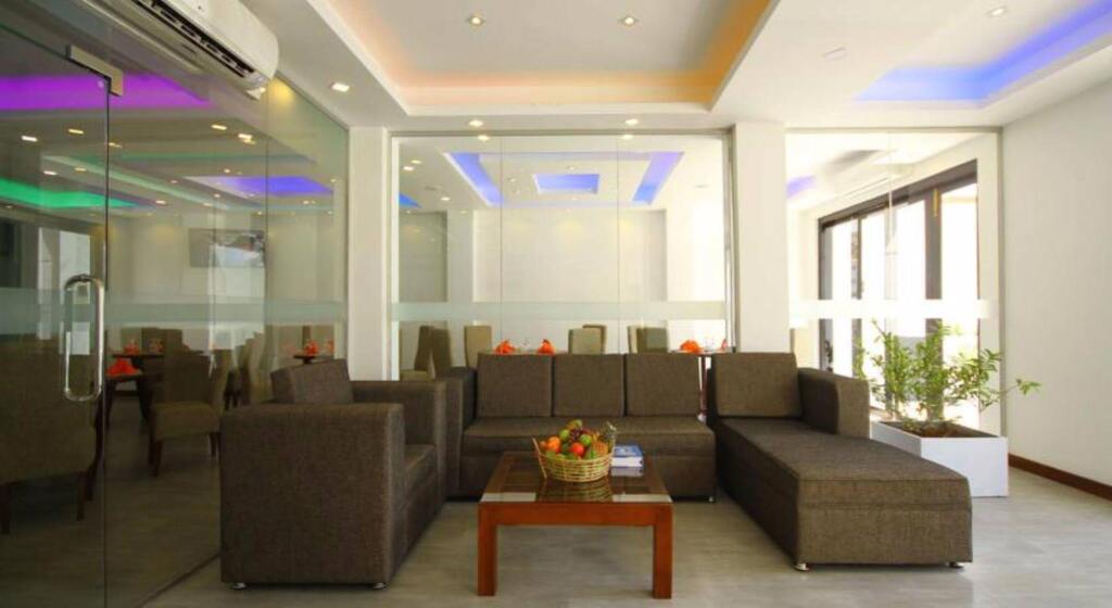Унаватуна: Saffron Hotel