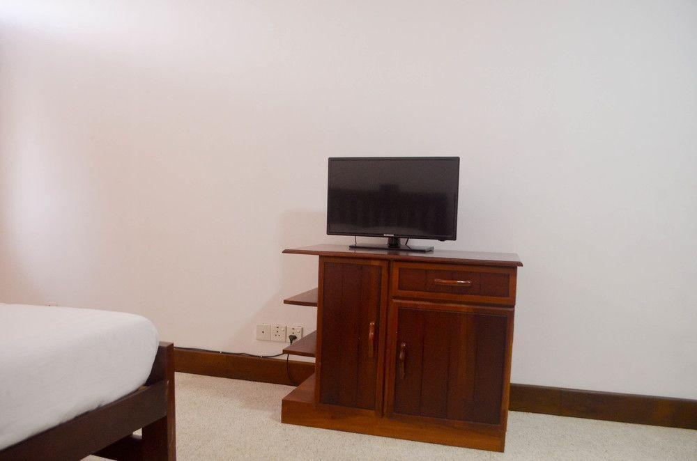 Гора Lavinia: Yoho Hotel Road
