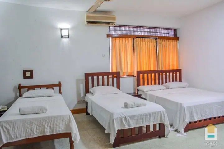 Гора Lavinia: Yoho Hotel Road