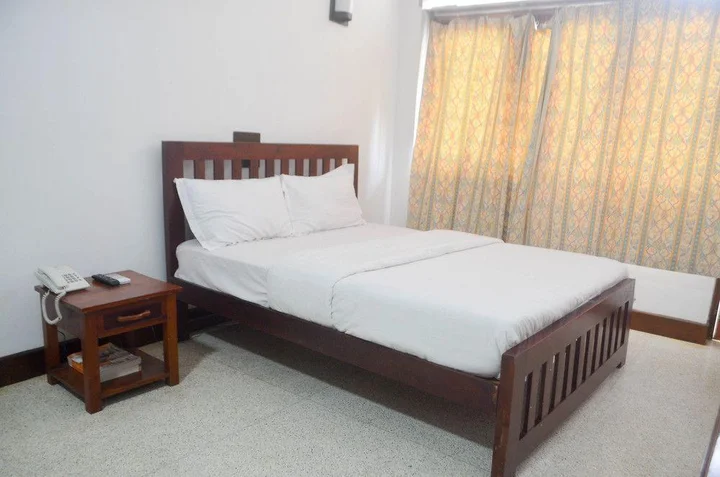 Гора Lavinia: Yoho Hotel Road