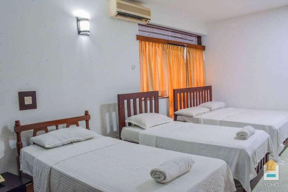 Гора Lavinia: Yoho Hotel Road