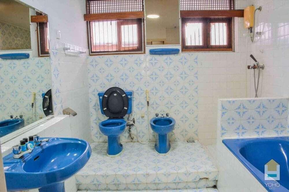 Гора Lavinia: Yoho Hotel Road