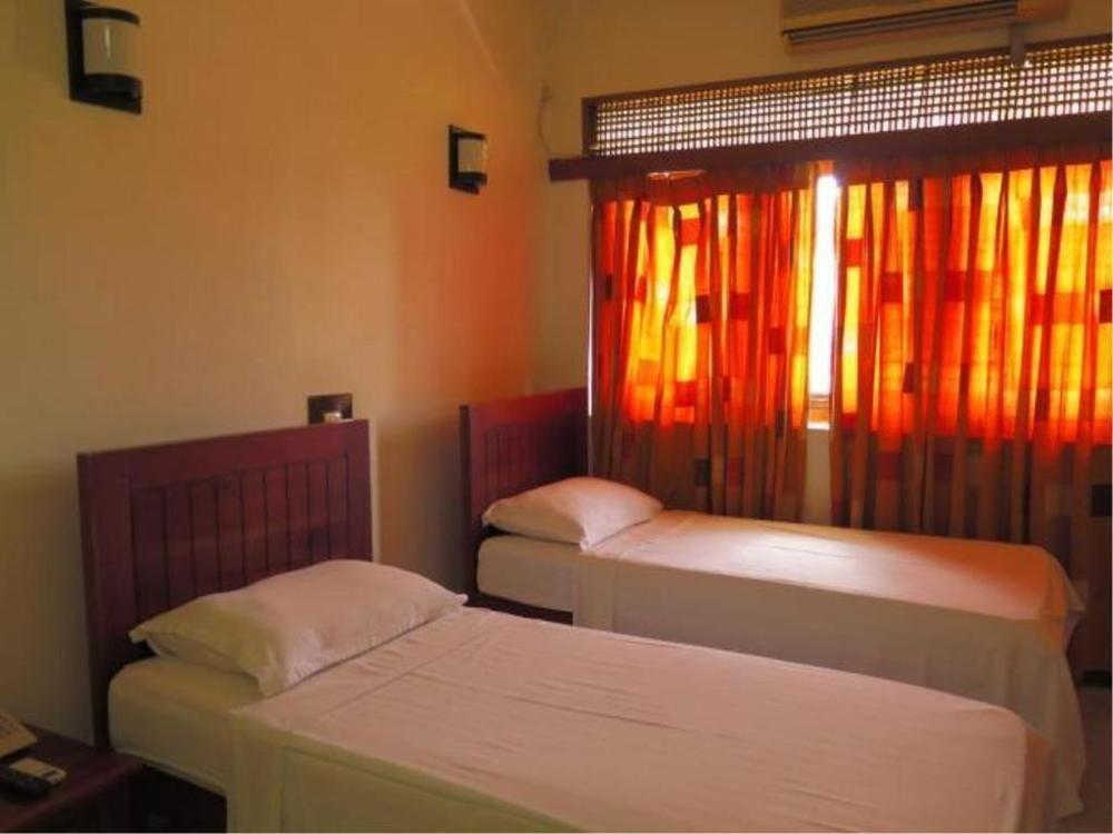 Гора Lavinia: Yoho Hotel Road