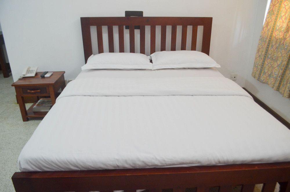 Гора Lavinia: Yoho Hotel Road