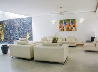 Гора Lavinia: Yoho Hotel Road