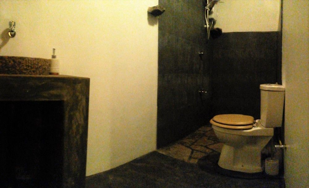 Хиккадува: Manthally Cabanas