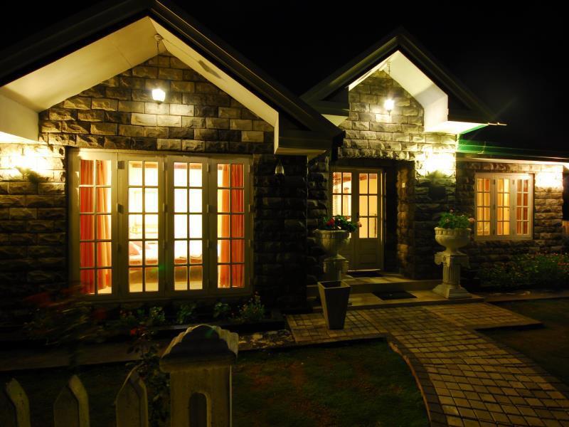 Нувара-Элия: Falcon Holiday Home
