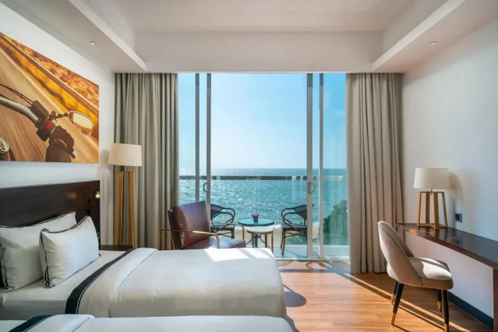 Негомбо: Rainbow Beach Hotel