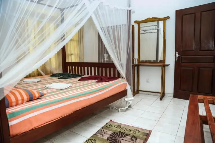 Таларамба: Garden Inn