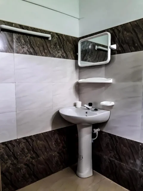 Джафна: Sai Holiday Inn