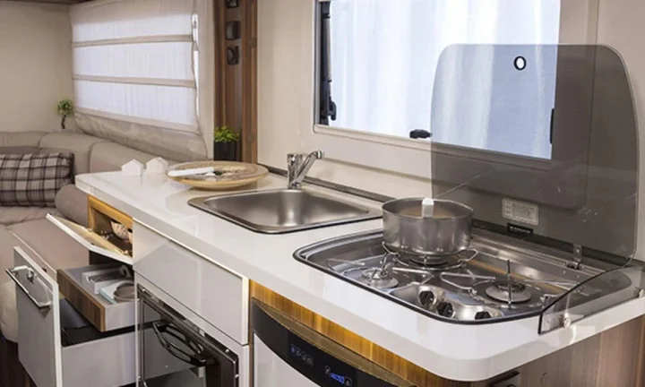 Коломбо: Go Outdoors Motor Home - Caravan Park