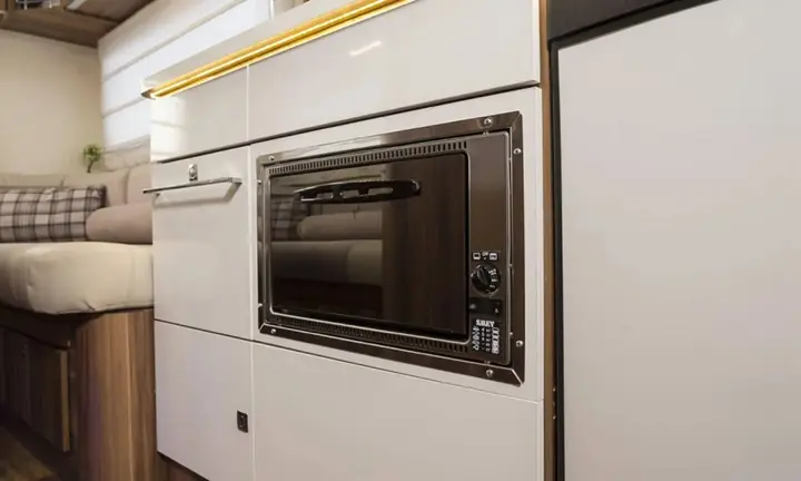 Коломбо: Go Outdoors Motor Home - Caravan Park