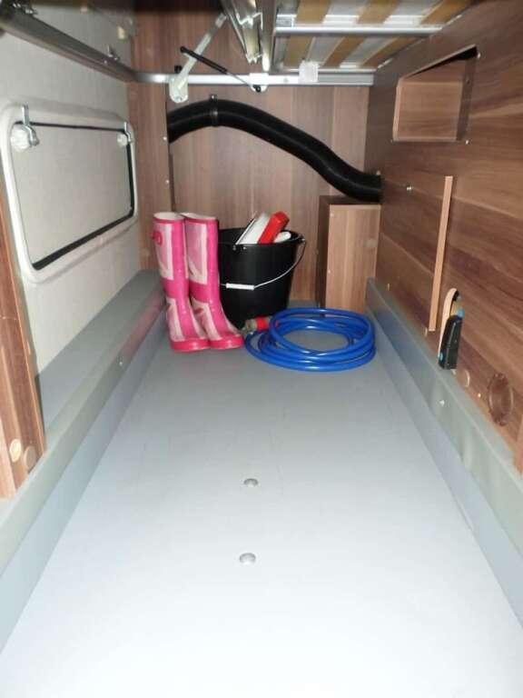 Коломбо: Go Outdoors Motor Home - Caravan Park