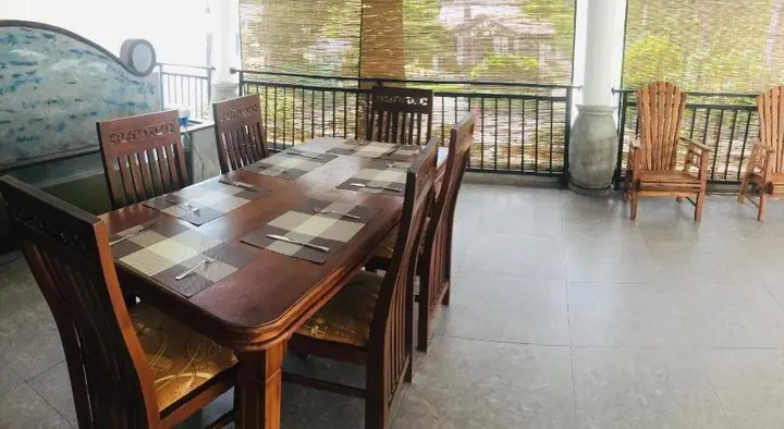 Унаватуна: Out Of Rupeace Hostel