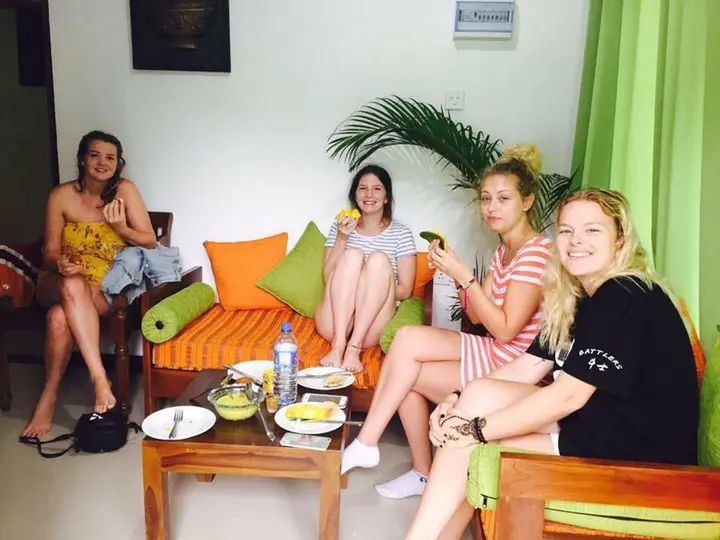 Унаватуна: Out Of Rupeace Hostel