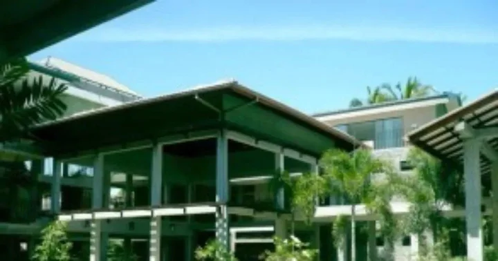 Ампара: Monty Hotel