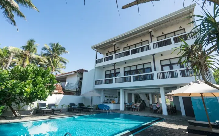 Хиккадува: At Ease Beach Hotel
