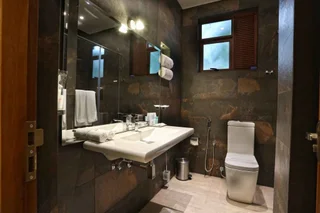 Канди: Rivora Residence