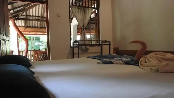 Киринда: Riverside Cabana Yala